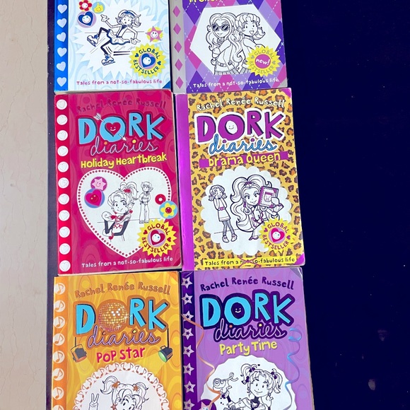 Set of 6 Dork Diaries by Rachel Renee Russell - Picture 4 of 4